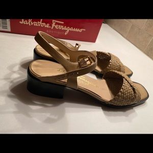 DESIGNER Salvator Farragamo Woven Tan Sandals